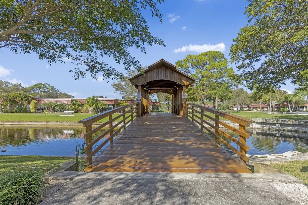 857 Worcester B Lane Lake Worth FL 33467