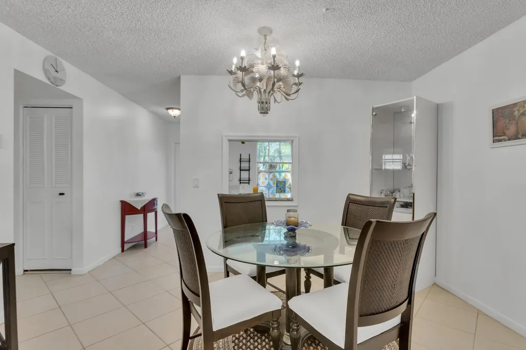857 Worcester B Lane Lake Worth FL 33467