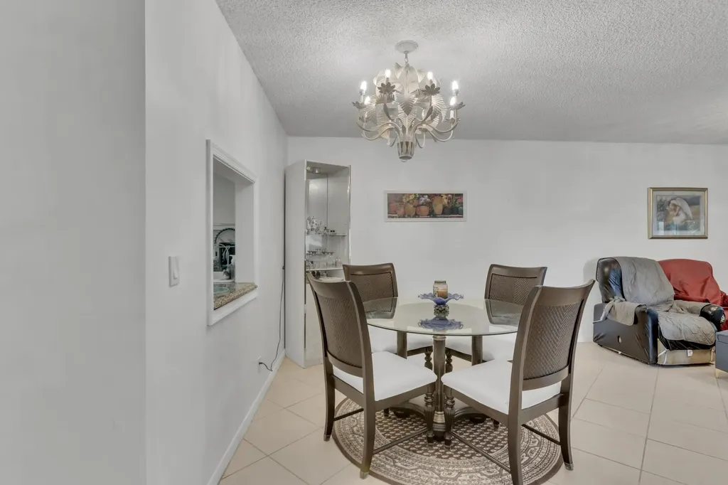 857 Worcester B Lane Lake Worth FL 33467