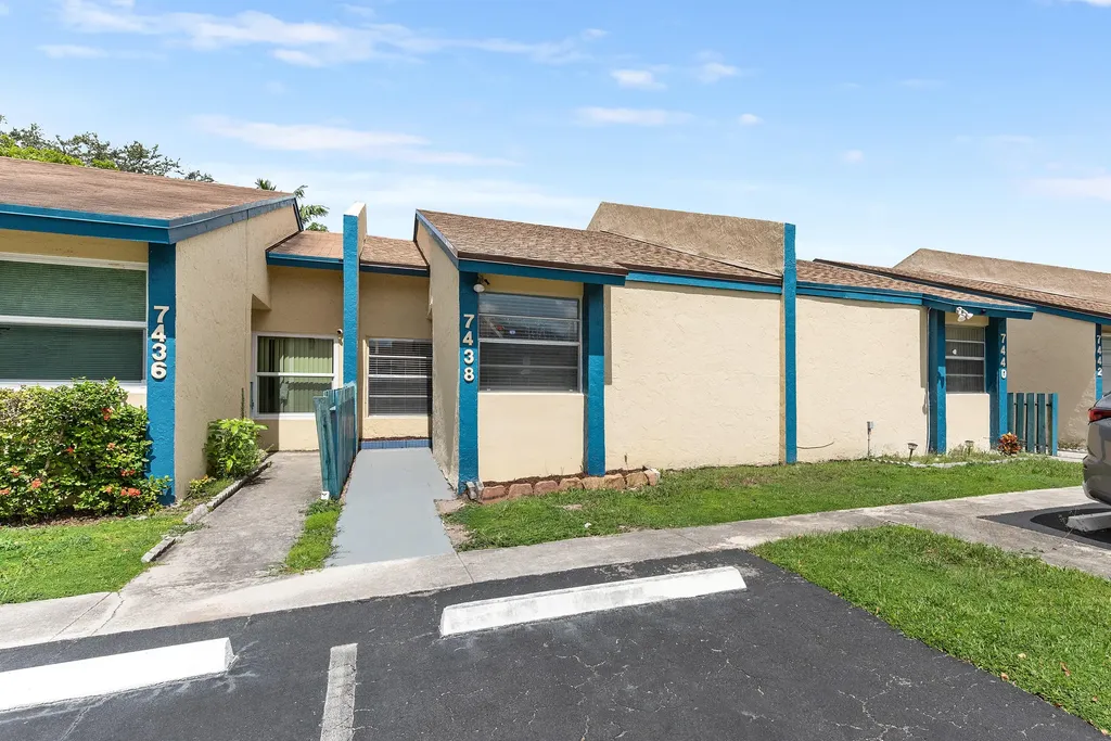 7438 NW 34th Street Lauderhill FL 33319