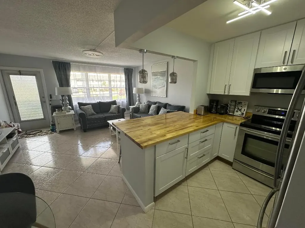 3 Berkshire A West Palm Beach FL 33417