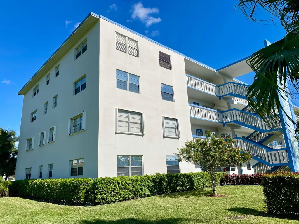 4019 Lincoln A Boca Raton FL 33434