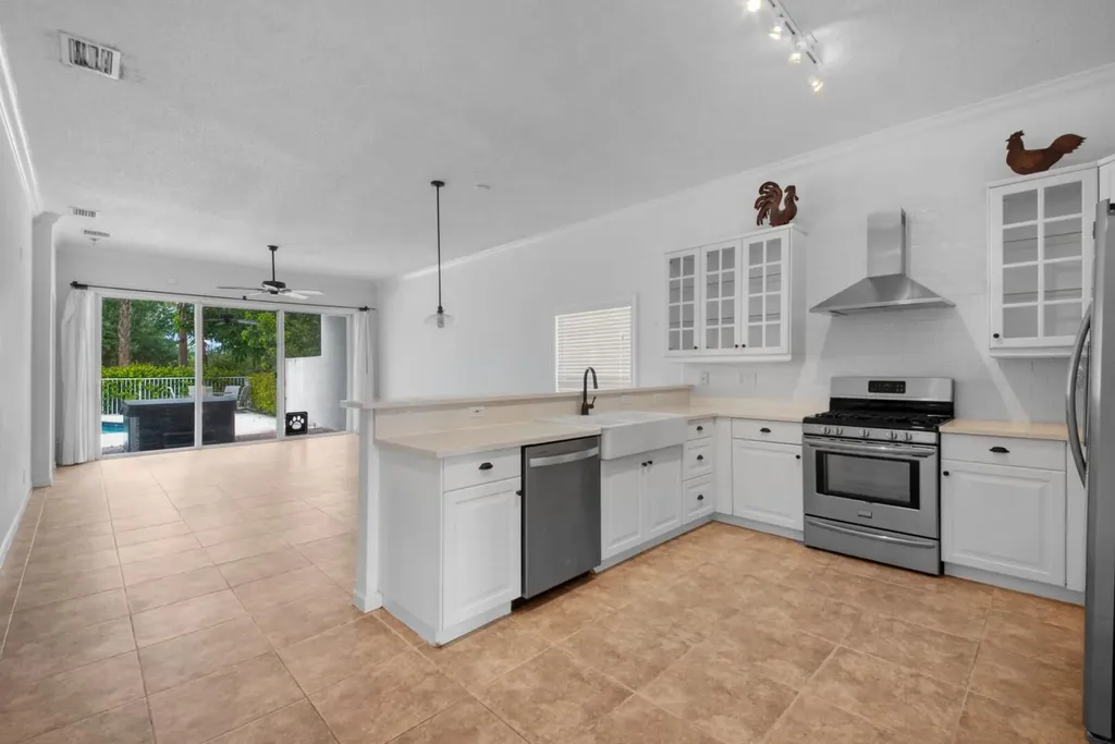 212 Kensington Way Royal Palm Beach FL 33414