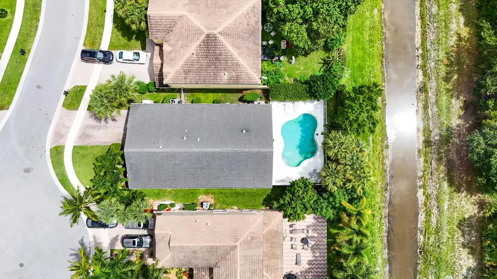 212 Kensington Way Royal Palm Beach FL 33414