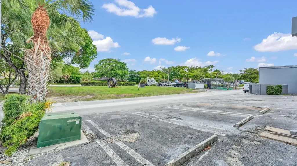 7600 Wiles Road Coral Springs FL 33067