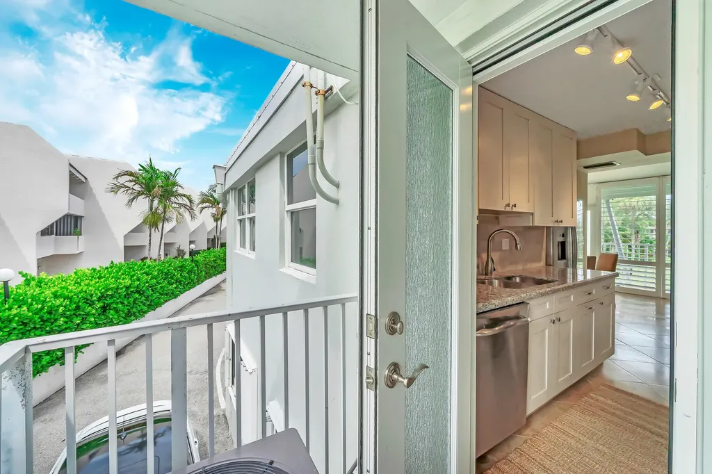 1221 Hillsboro Mile Hillsboro Beach FL 33062