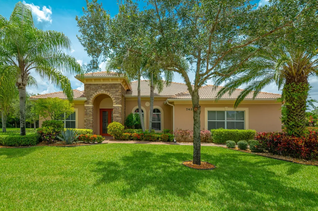 7422 SE Belle Maison Drive Stuart FL 34997