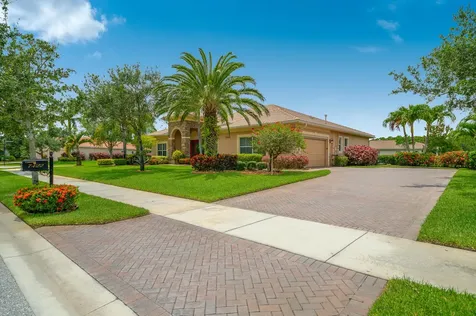7422 SE Belle Maison Drive Stuart FL 34997