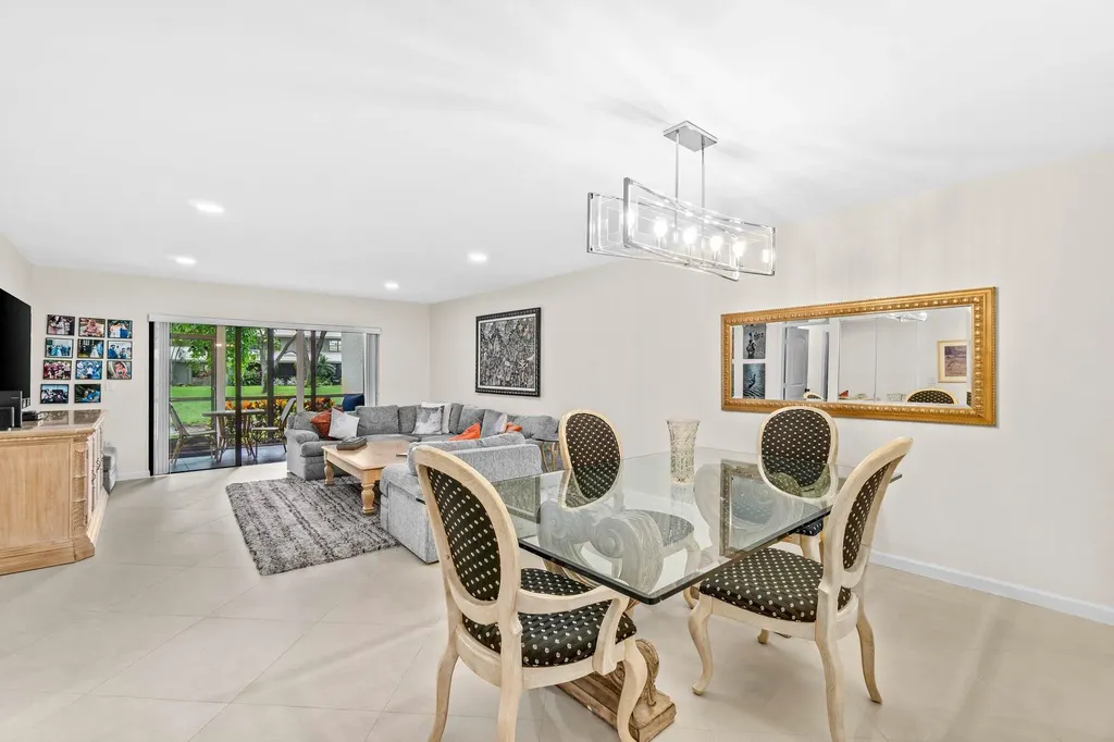 31 Stratford Lane Boynton Beach FL 33436