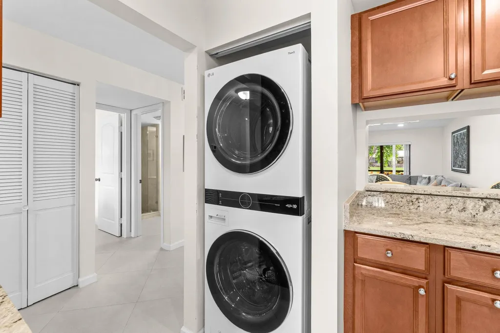 31 Stratford Lane Boynton Beach FL 33436