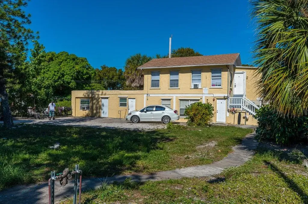 719 52nd Street West Palm Beach FL 33407