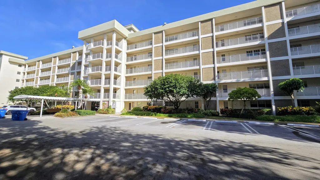 3100 N Course Lane Pompano Beach FL 33069