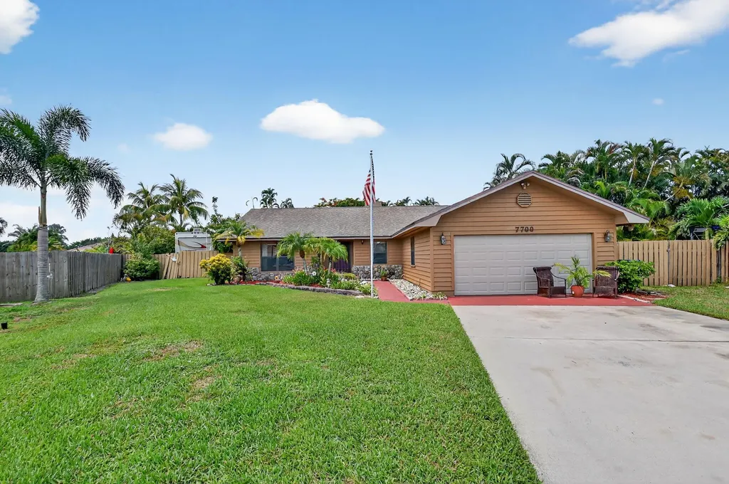 7700 Woodland Creek Lane Lake Worth FL 33467