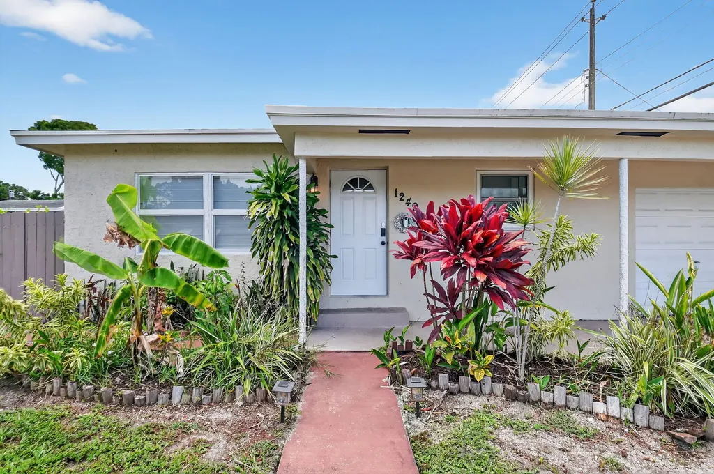 1249 18th Avenue N Lake Worth Beach FL 33460
