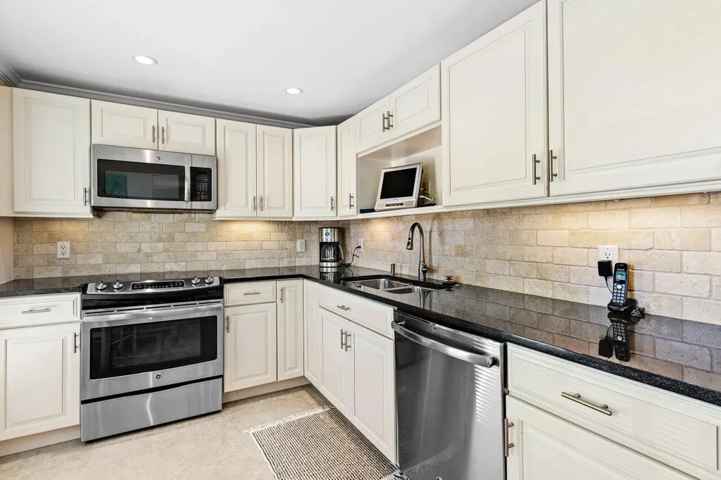 4643 Kittiwake Court Boynton Beach FL 33436