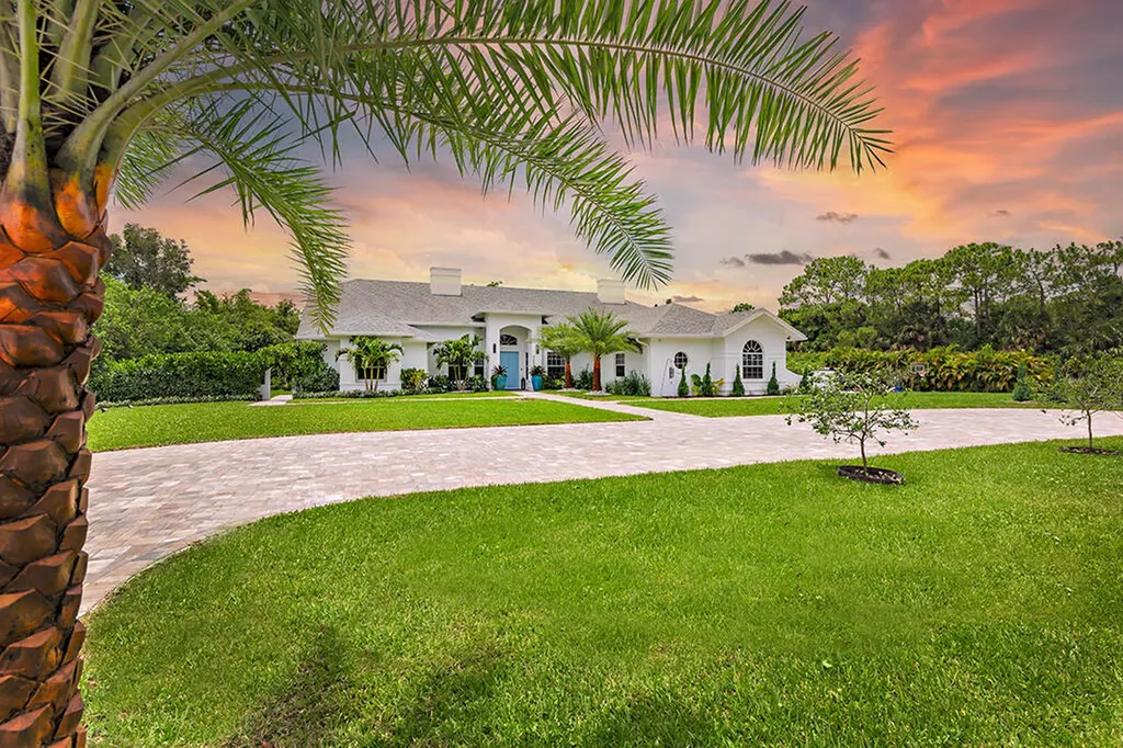 8852 154 Court N Palm Beach Gardens FL 33418