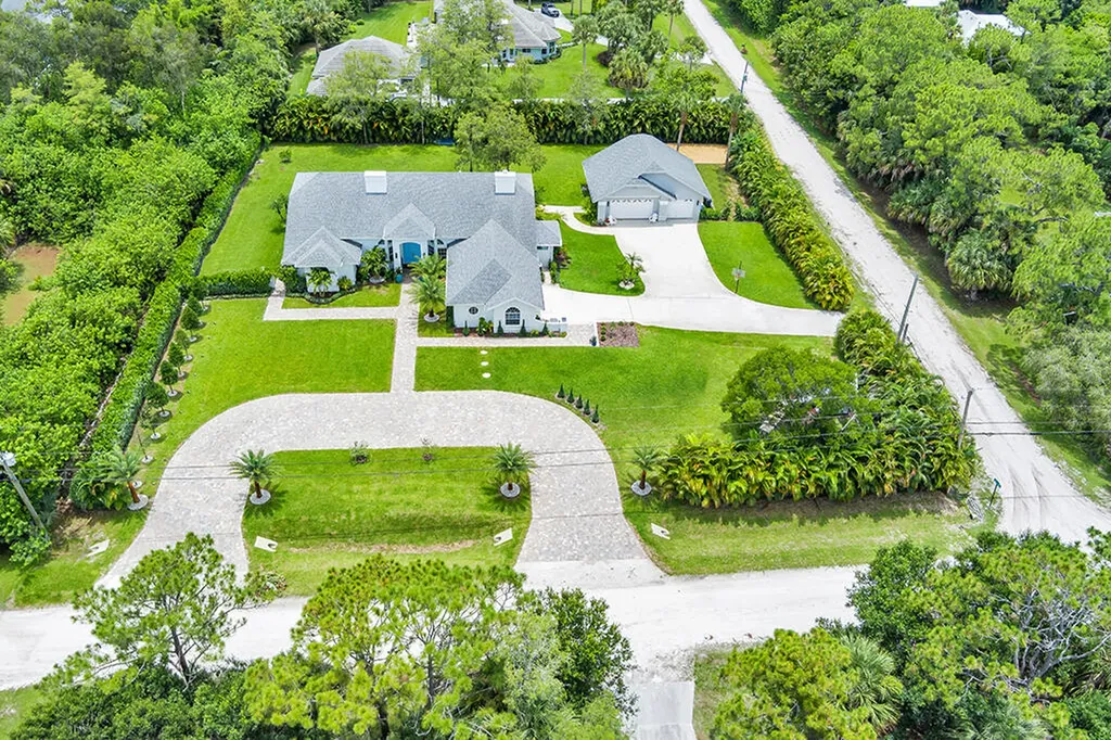 8852 154 Court N Palm Beach Gardens FL 33418