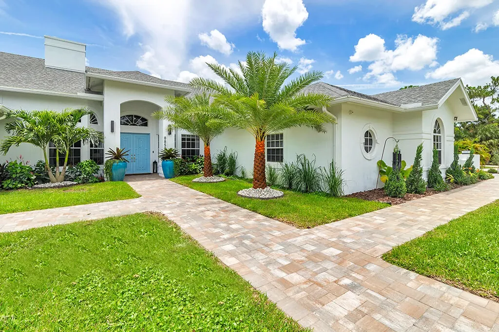 8852 154 Court N Palm Beach Gardens FL 33418
