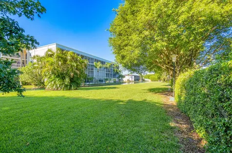 896 N Federal Hwy 526 Highway Lantana FL 33462