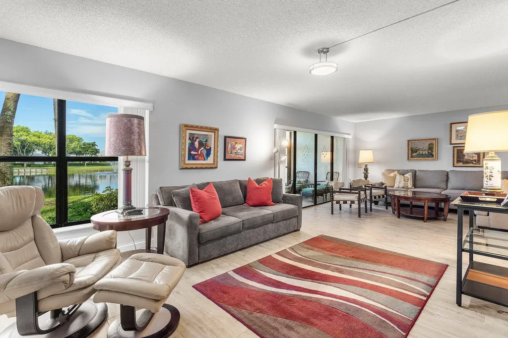 5106 Oak Hill Lane Delray Beach FL 33484