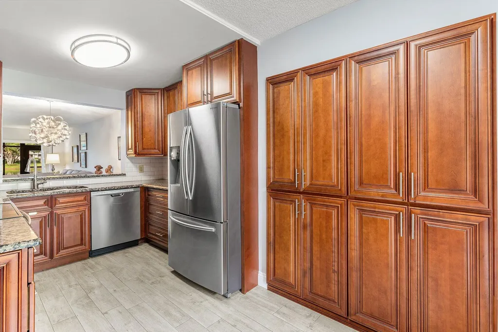 5106 Oak Hill Lane Delray Beach FL 33484