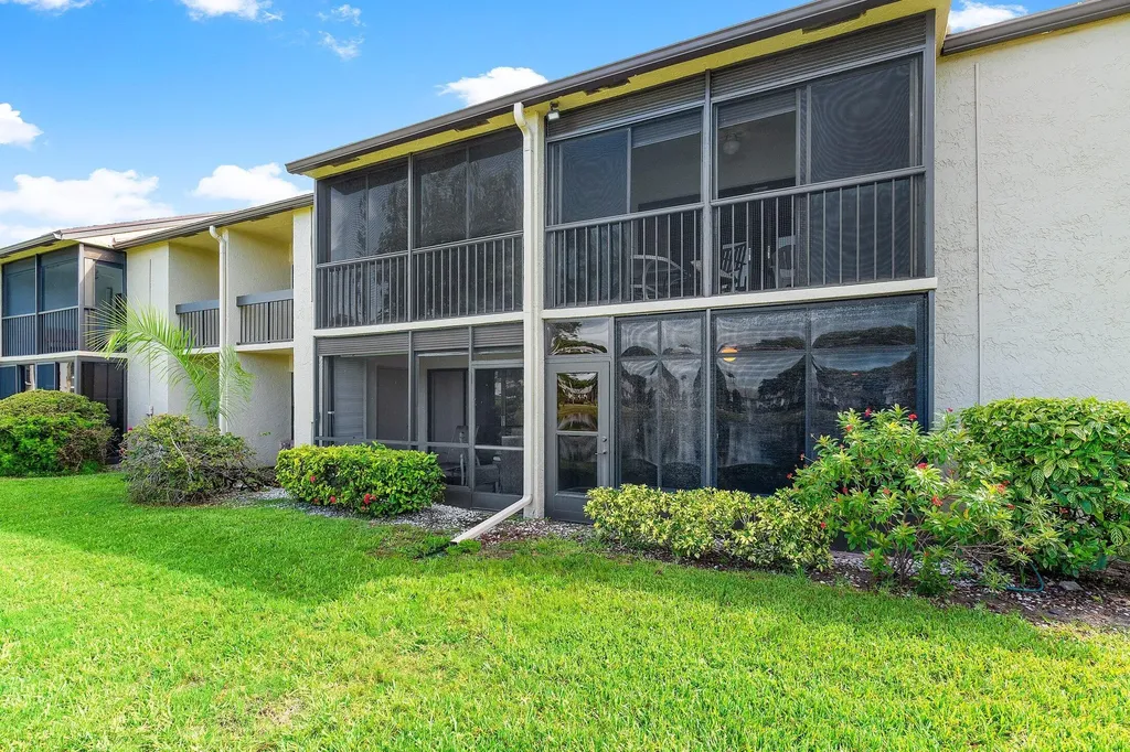 5106 Oak Hill Lane Delray Beach FL 33484