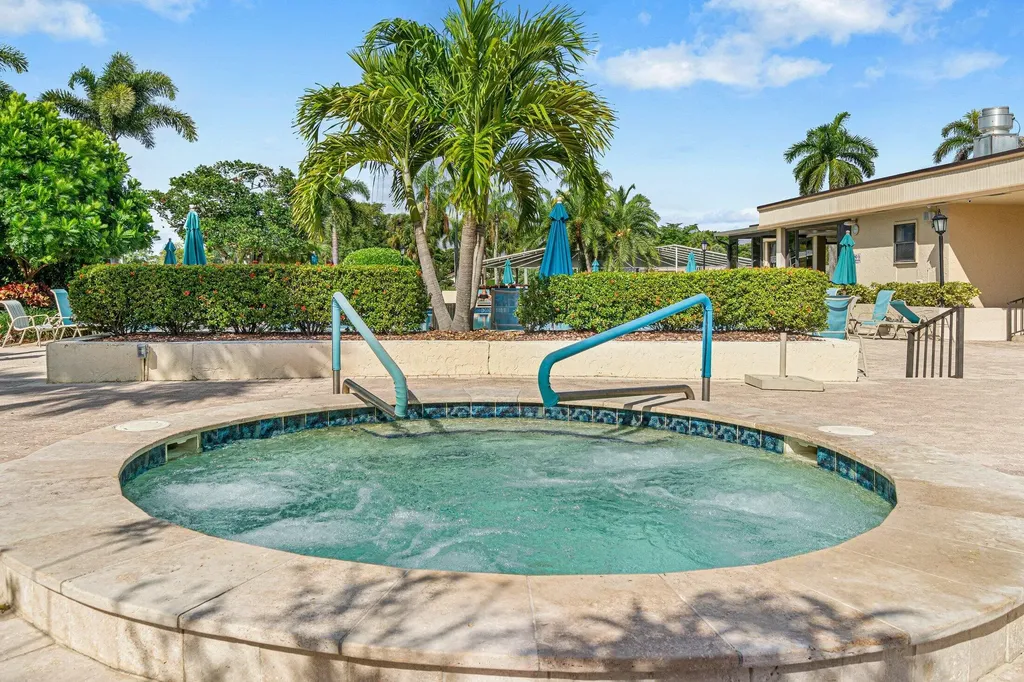 5106 Oak Hill Lane Delray Beach FL 33484