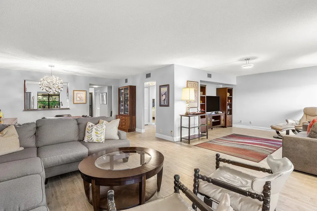 5106 Oak Hill Lane Delray Beach FL 33484