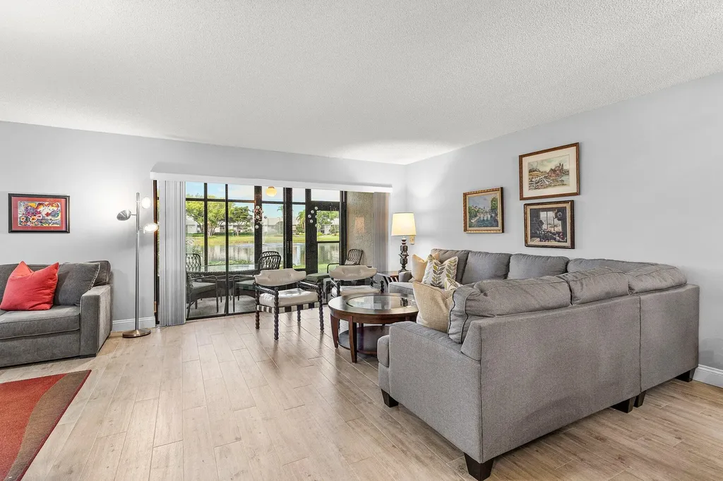 5106 Oak Hill Lane Delray Beach FL 33484