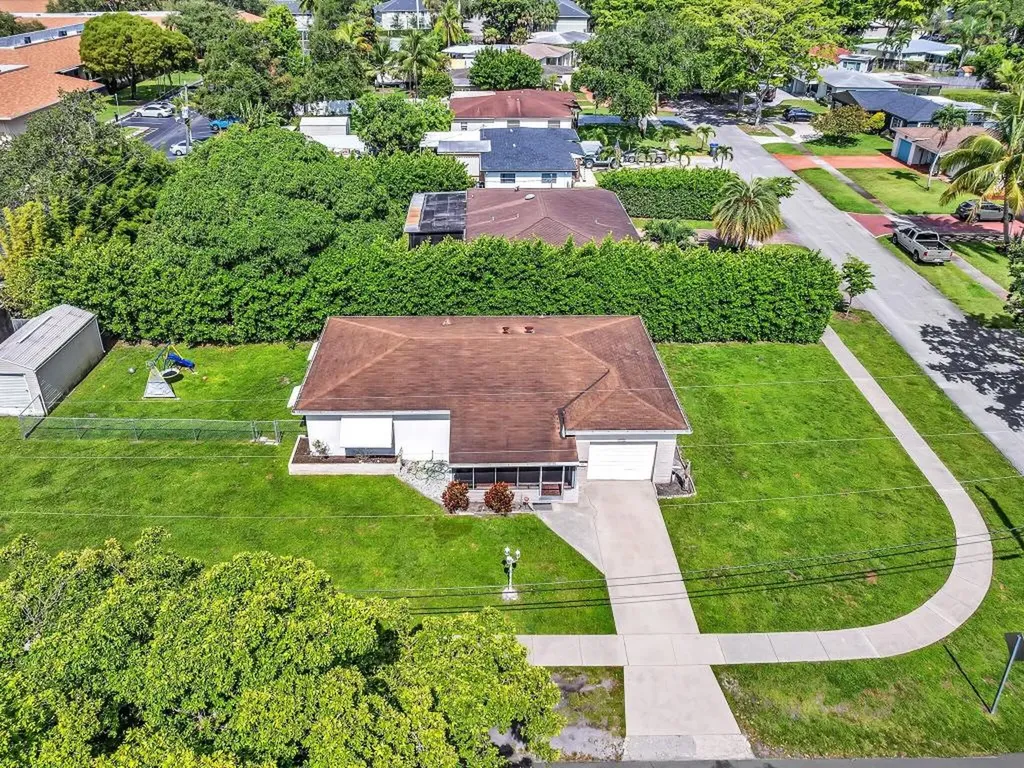 5702 Jefferson Street Hollywood FL 33023