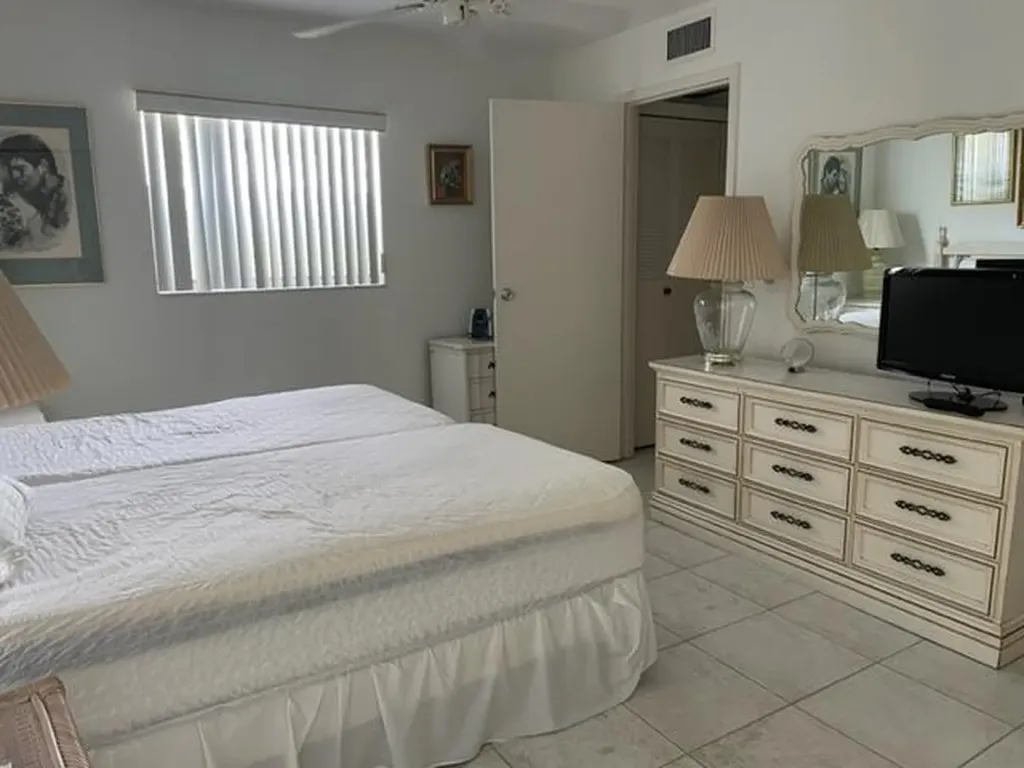 99 Saxony C Delray Beach FL 33446