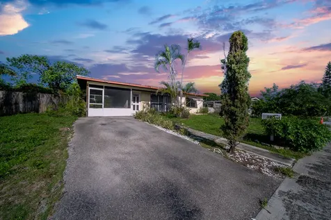320 S 12th Street Lantana FL 33462
