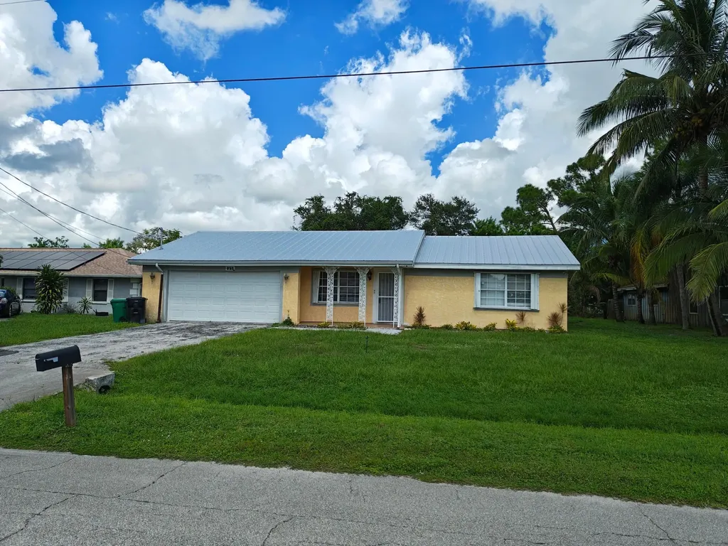 253 SE Verada Avenue Port St Lucie FL 34983