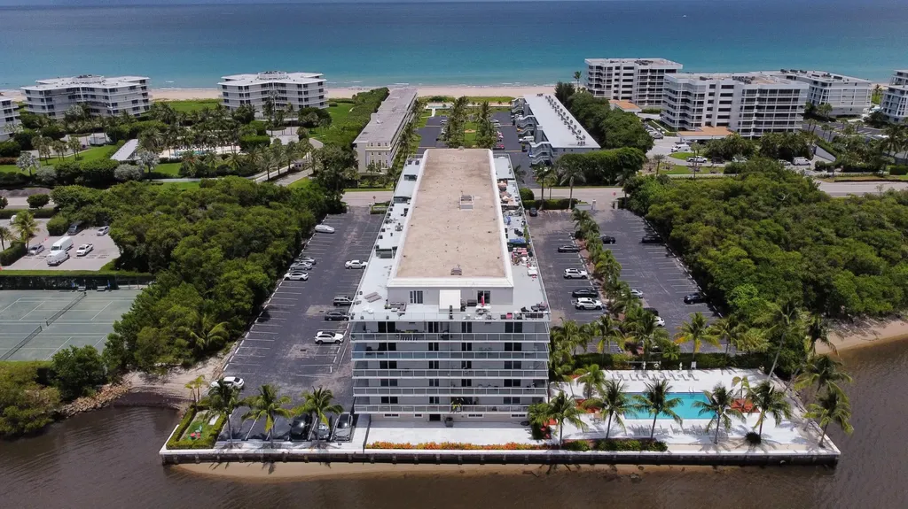 2560 S Ocean Boulevard Palm Beach FL 33480