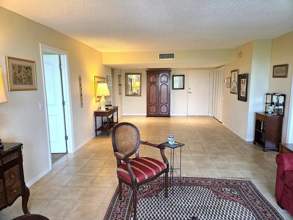 2560 S Ocean Boulevard Palm Beach FL 33480