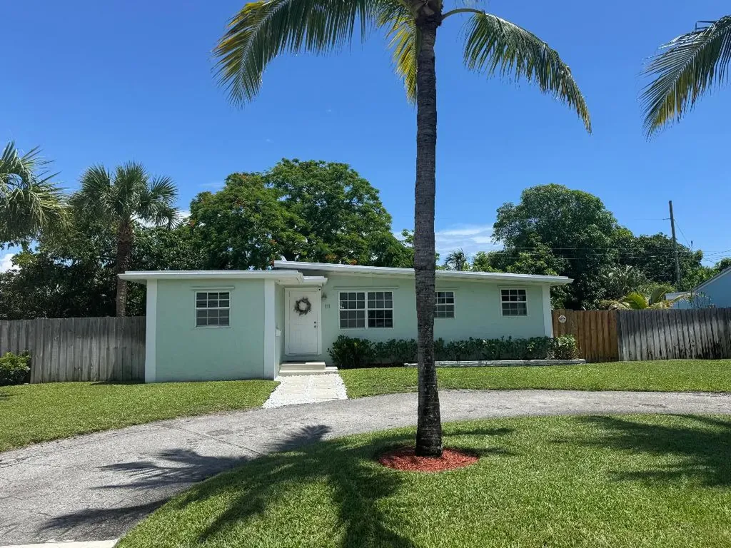 111 SW 10th Avenue Boynton Beach FL 33435