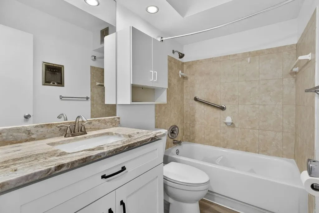 100 Shore Court North Palm Beach FL 33408