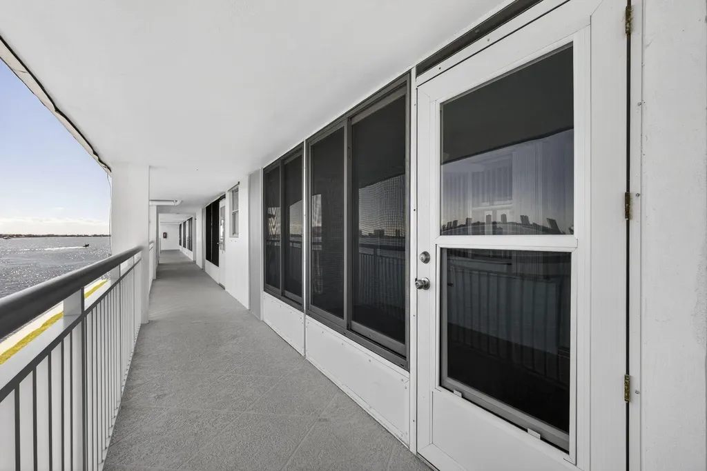 100 Shore Court North Palm Beach FL 33408