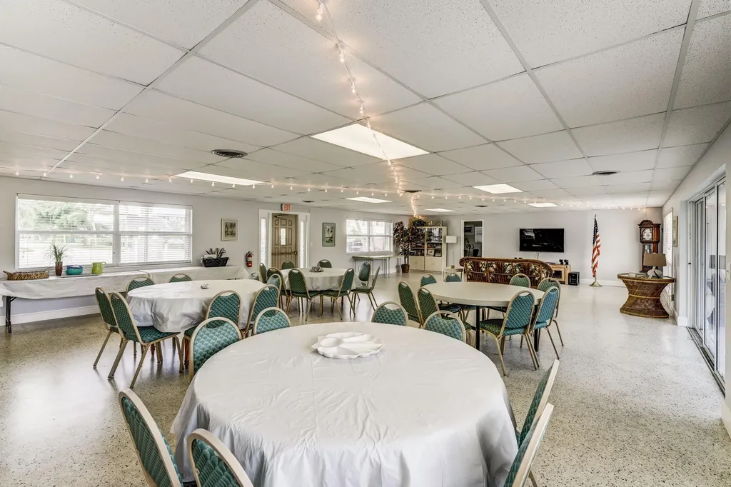 100 Shore Court North Palm Beach FL 33408