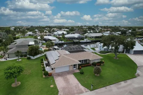121 Queen Ann Court Hutchinson Island FL 34949