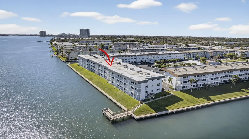 100 Shore Court North Palm Beach FL 33408