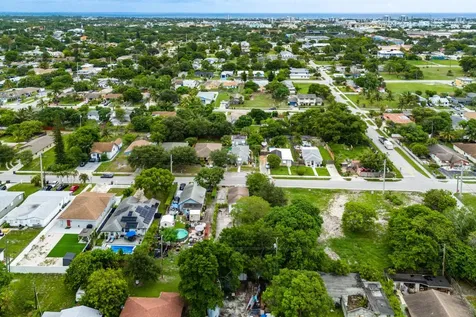 114 NW 10th Avenue Delray Beach FL 33444