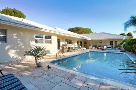 835 Canary Walk Delray Beach FL 33483