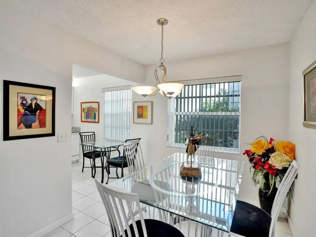 298 Burgundy G Delray Beach FL 33484