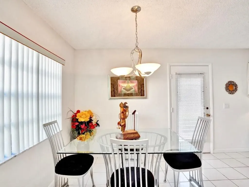 298 Burgundy G Delray Beach FL 33484