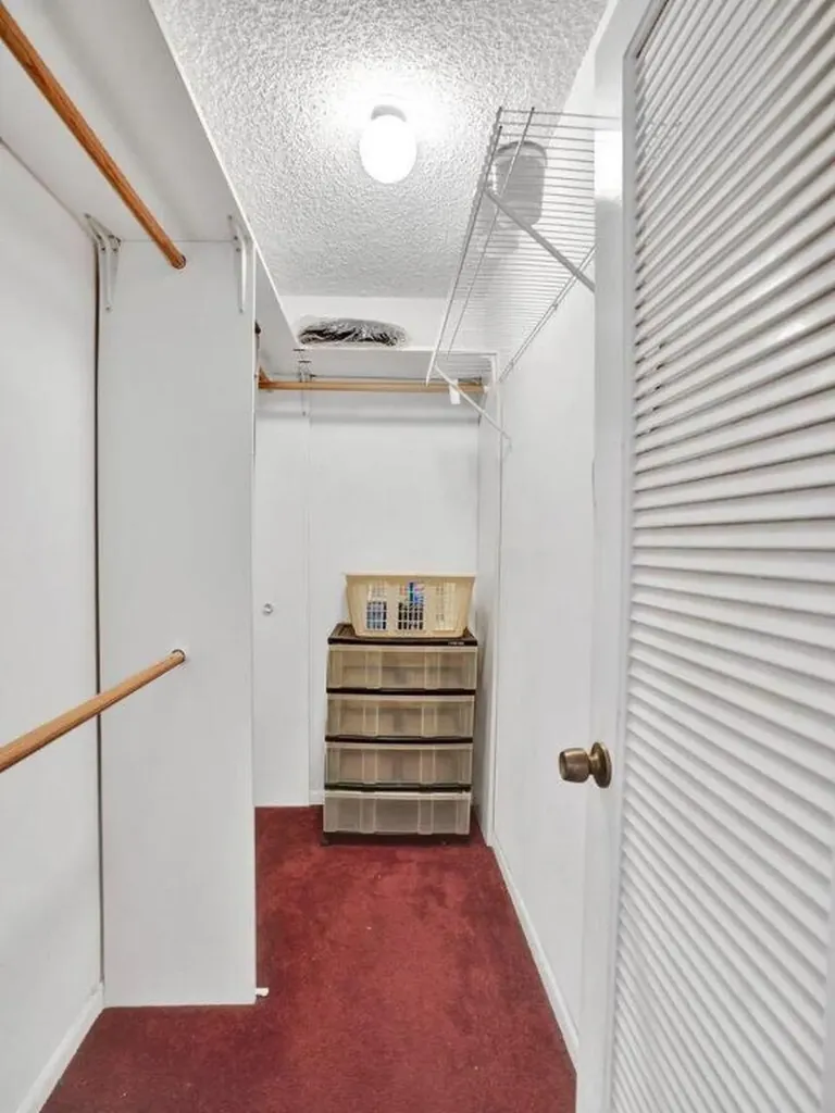 298 Burgundy G Delray Beach FL 33484