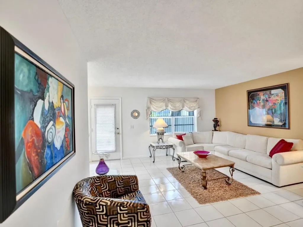 298 Burgundy G Delray Beach FL 33484