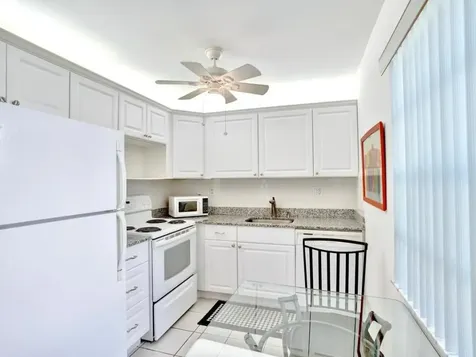 298 Burgundy G Delray Beach FL 33484
