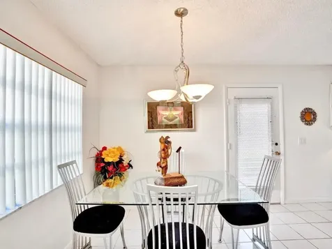 298 Burgundy G Delray Beach FL 33484