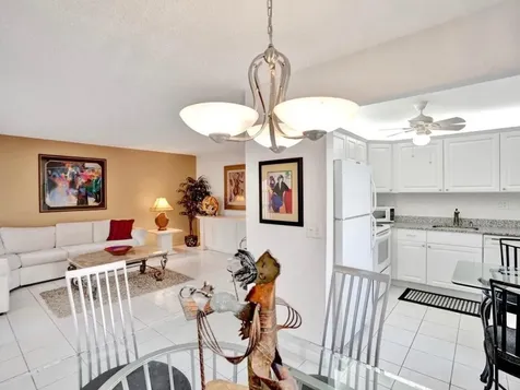 298 Burgundy G Delray Beach FL 33484